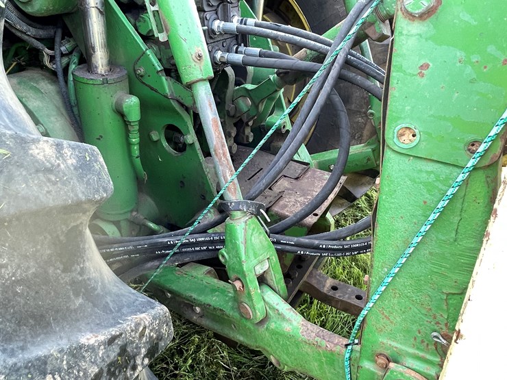 john-deere-8400-image-13