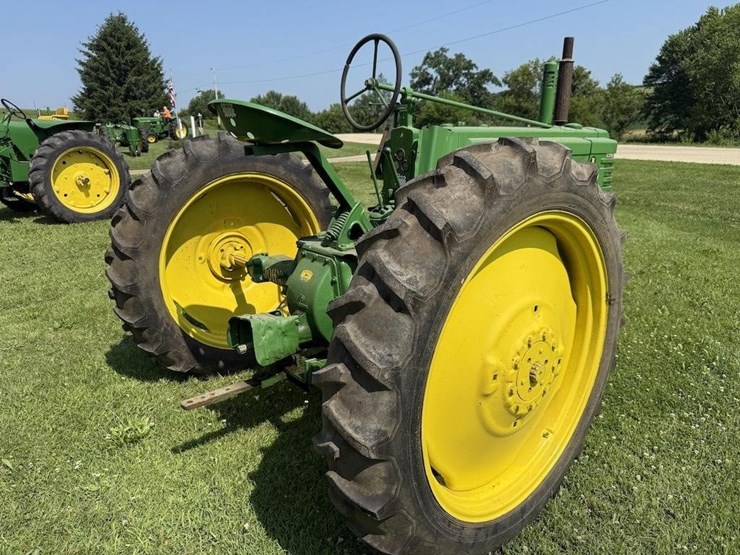 john-deere-b-image-4