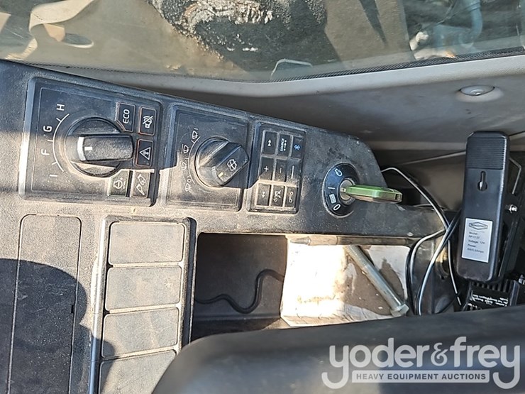 2019-volvo-ecr145el-image-40