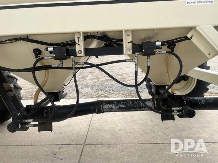 2005-bourgault-5200-image-10