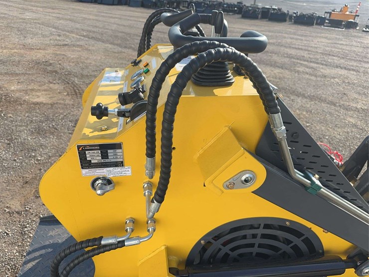 2025-land-hero-mini-stand-on-skid-loader-image-21