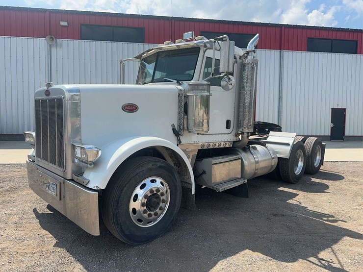 2006-peterbilt-378-image-1