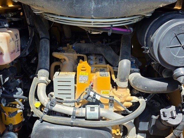 2021-caterpillar-289d3-image-36