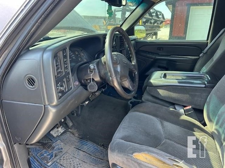 2006-chevrolet-silverado-2500hd-image-19