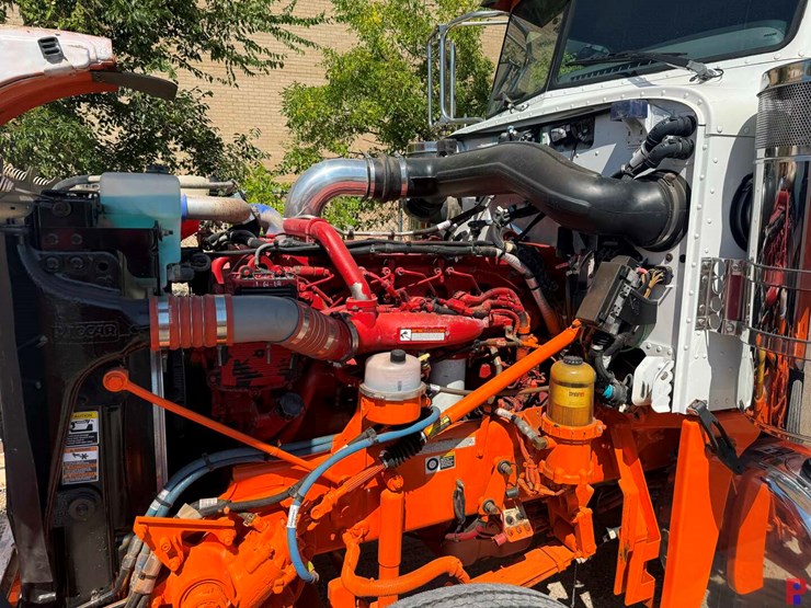 2013-peterbilt-367-image-9
