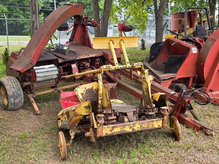 new-holland-790-image-1