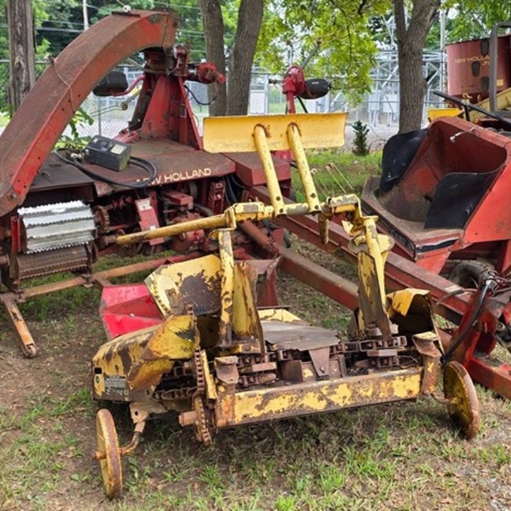 NEW HOLLAND 790