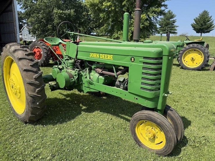 john-deere-b-image-3