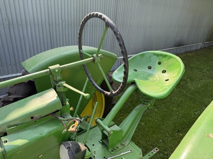 john-deere-b-image-9