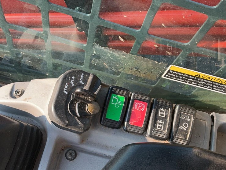 2015-kubota-svl90-2-image-56