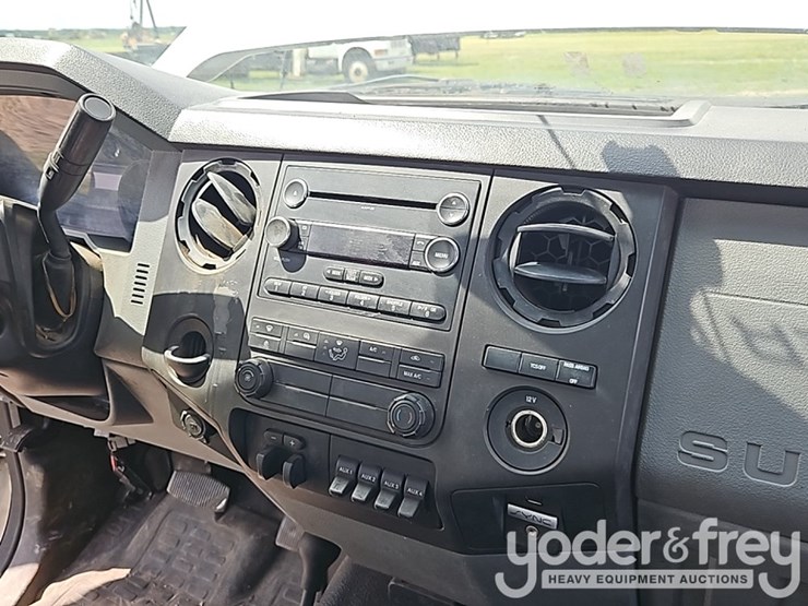 2015-ford-f550-image-31