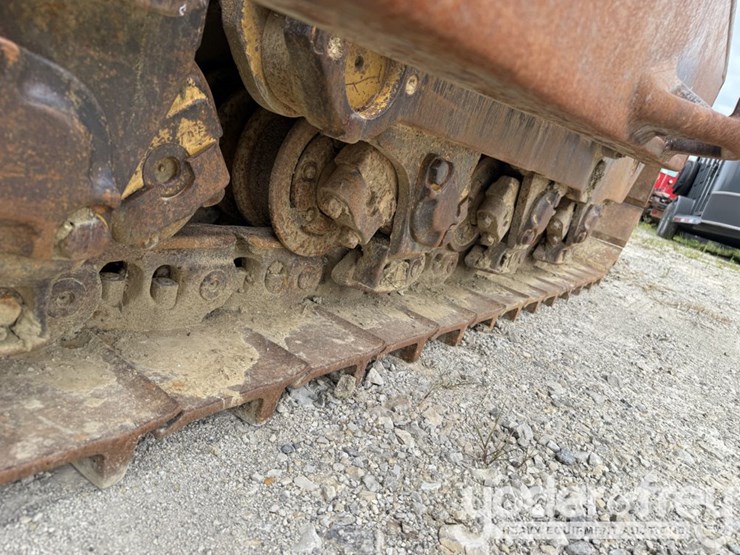 2005-caterpillar-d8t-image-29