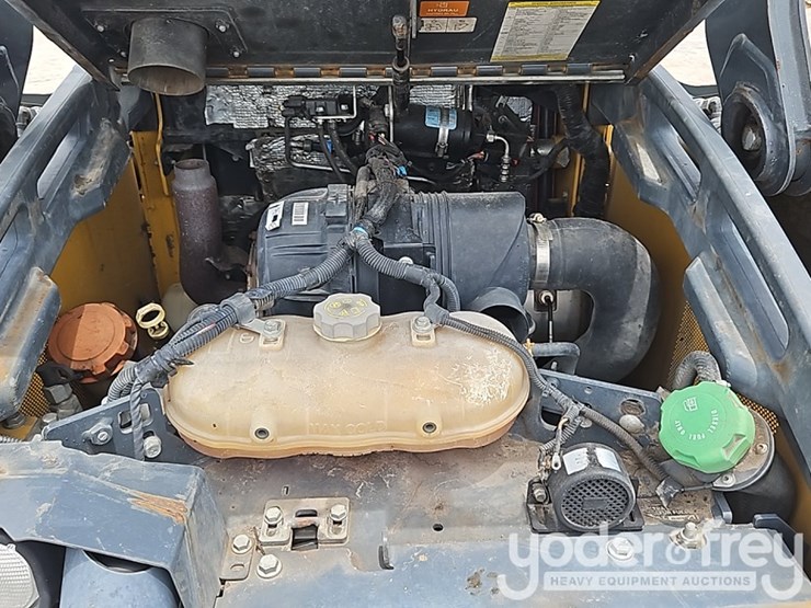 2020-deere-325g-image-22