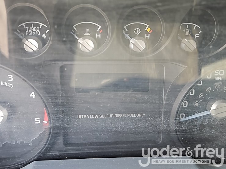 2015-ford-f550-image-40