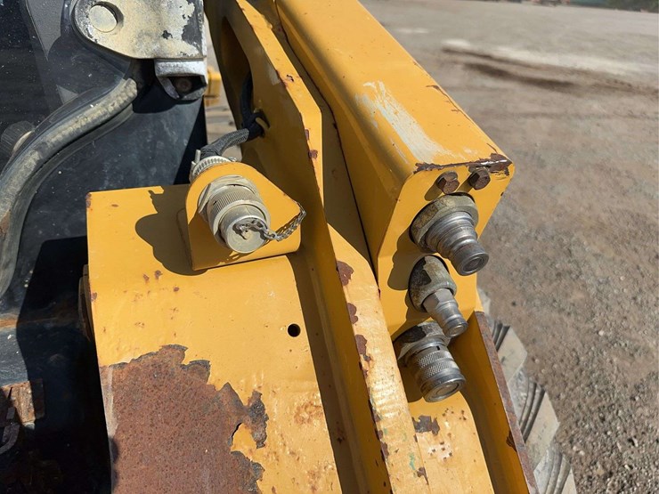2018-caterpillar-262d-image-27