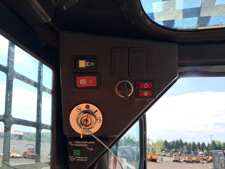 2016-bobcat-s70-image-14