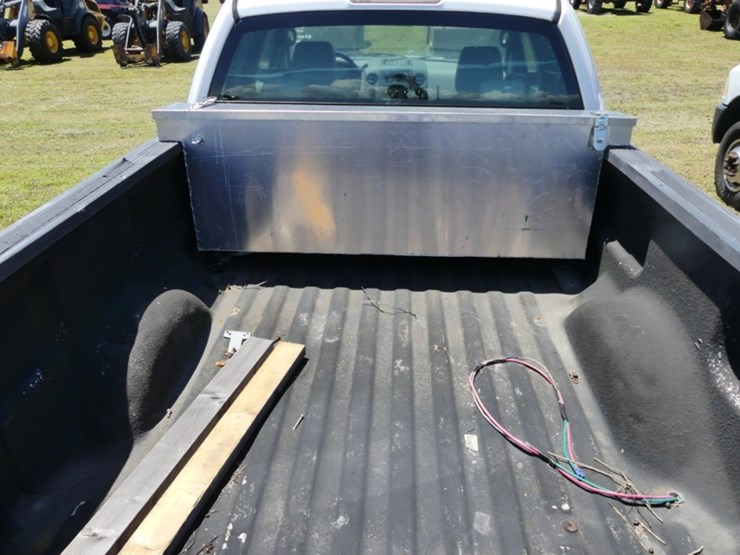 2005-ford-f150-xl-image-5