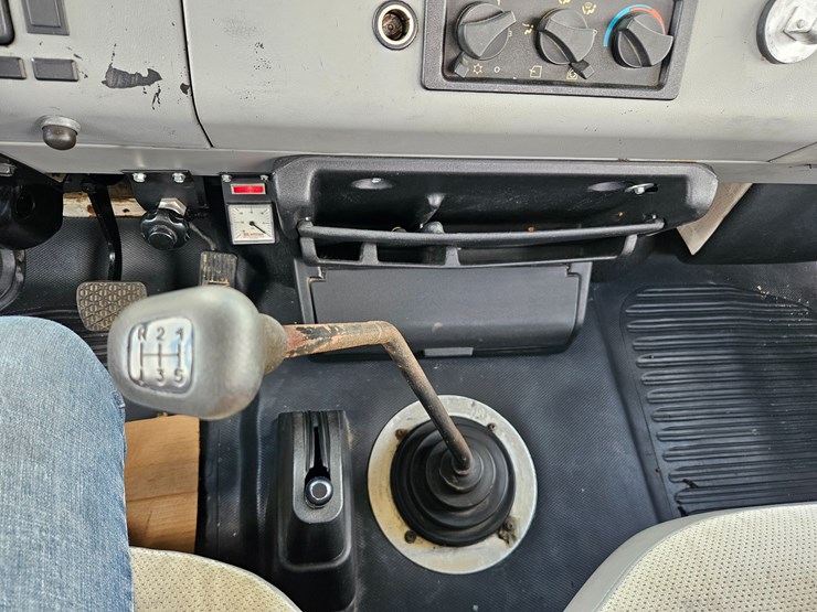 2000-freightliner-fl60-image-64