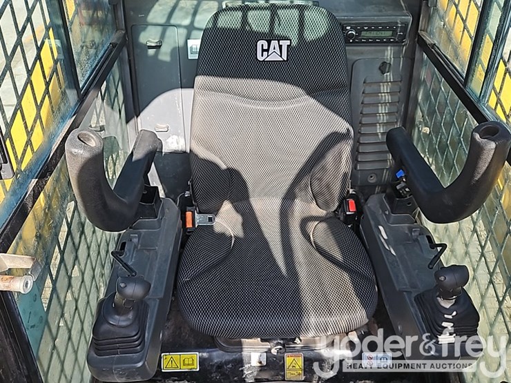 2023-caterpillar-259d3-image-24