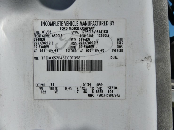 2005-ford-f550-xl-image-16