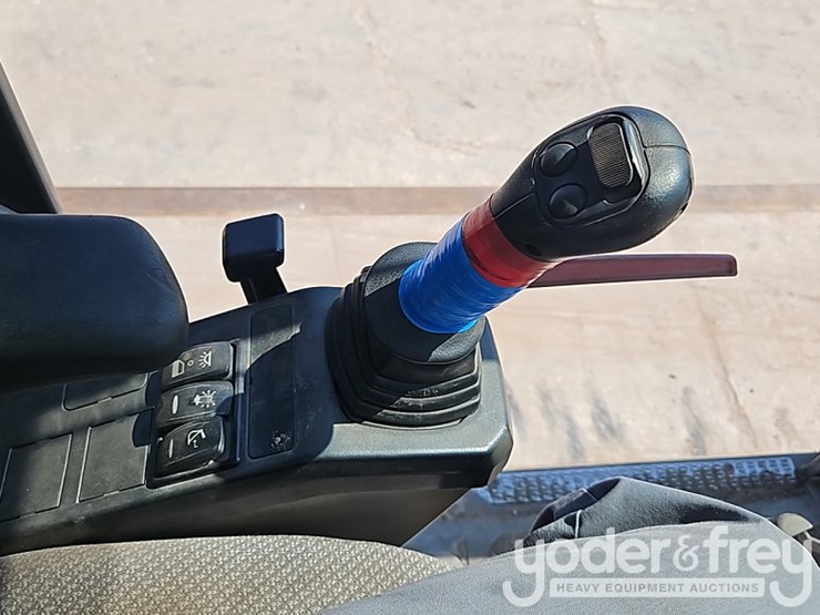 2019-volvo-ecr145el-image-38