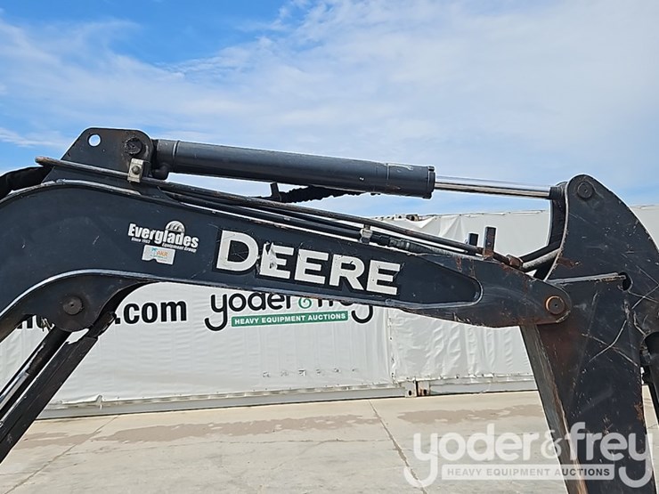 2017-deere-30g-image-16