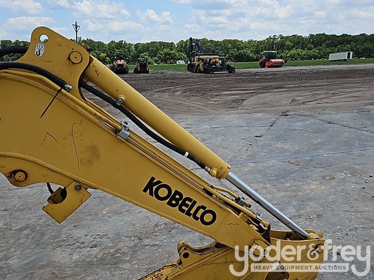 2020-kobelco-sk30-image-10