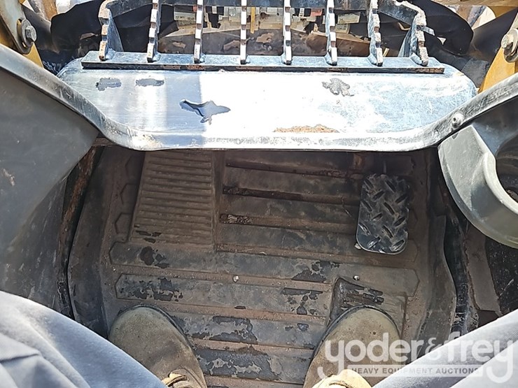 2023-caterpillar-259d3-image-27