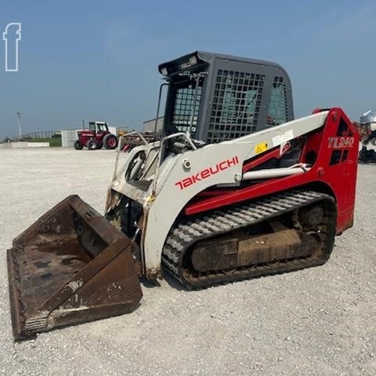 TAKEUCHI TL240