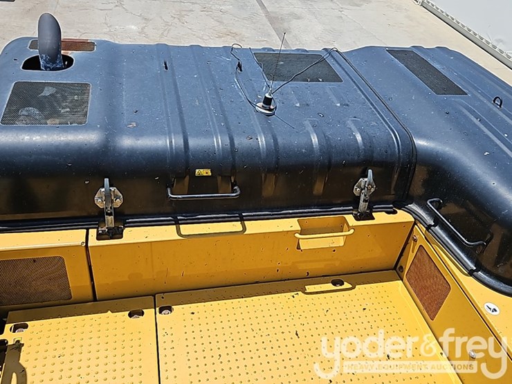 2017-caterpillar-336fl-image-36