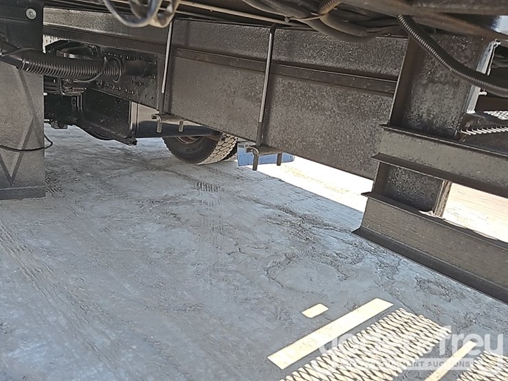 2019-hino-195-image-15