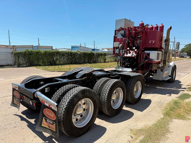 2015-peterbilt-367-image-3