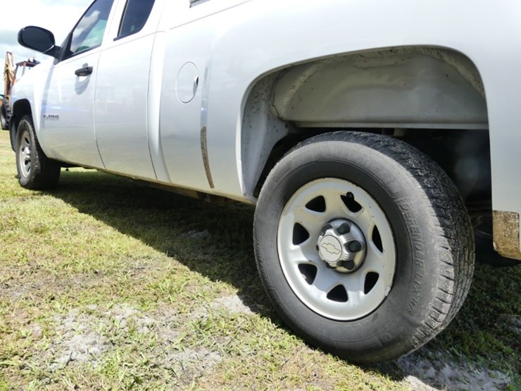 2011-chevrolet-silverado-image-7