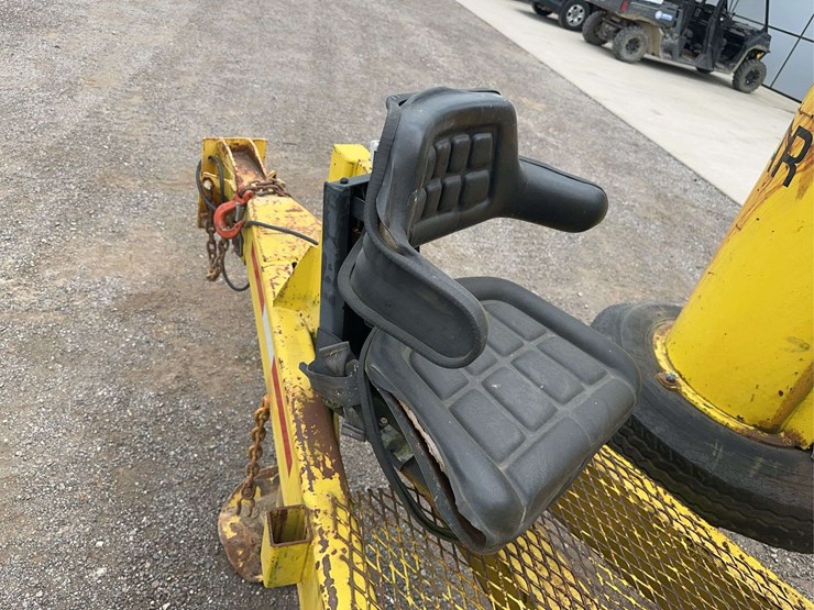 2009-dinkmar-sc-25-muleself-contained-leaf-vac-image-27