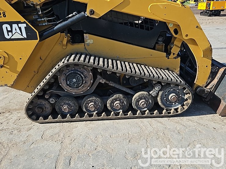 2015-caterpillar-257d-image-7
