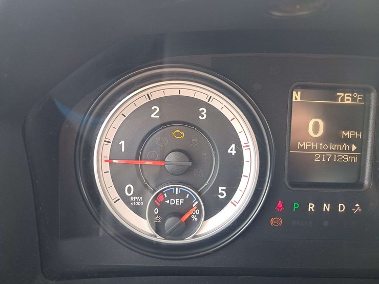 2016-ram-3500-crew-cab-pickup-image-20