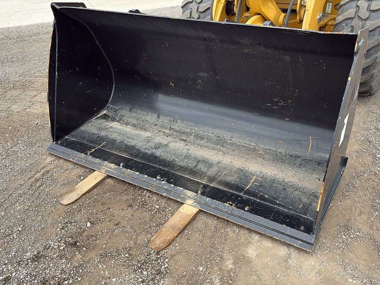 2022-caterpillar-906m-image-26