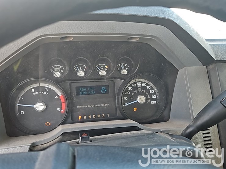 2015-ford-f550-image-32