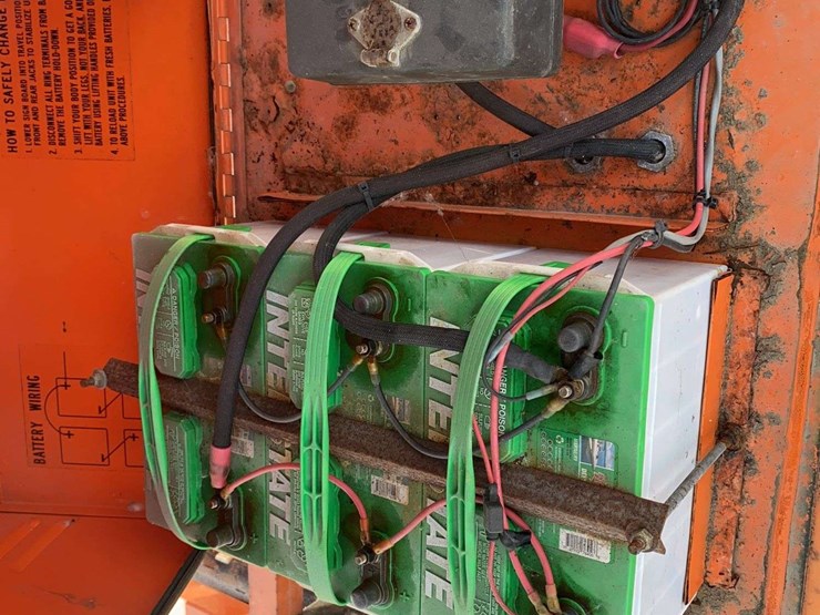 smc4000-truck-mounted-message-board-image-8