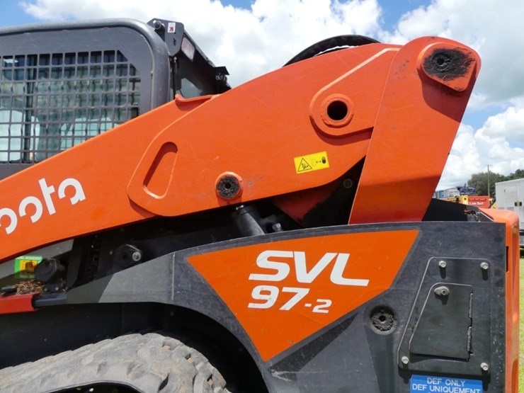 2023-kubota-svl97-2-image-8