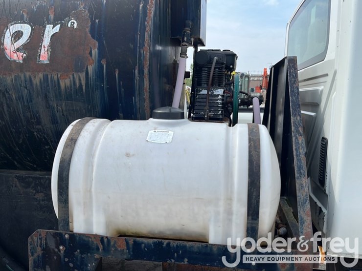 2006-international-durastar-4300-image-13