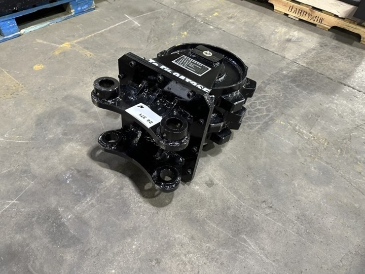 2025-caterpillar-305-image-4