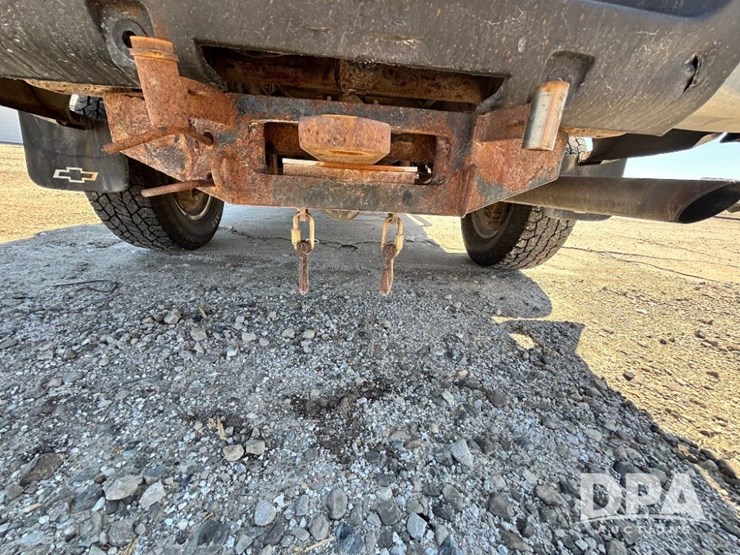 2013-chevrolet-silverado-2500-lt-image-36