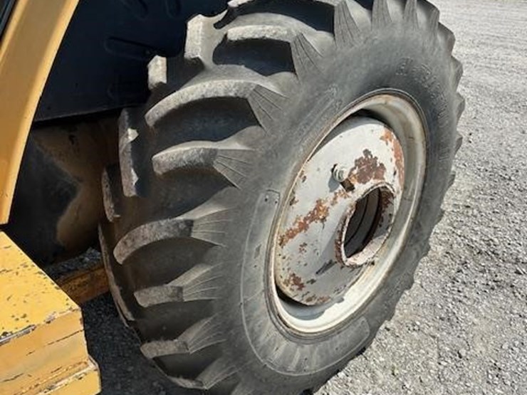 ford-6640-image-12