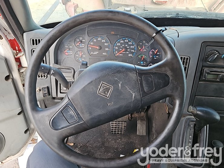 2006-international-durastar-4300-image-34