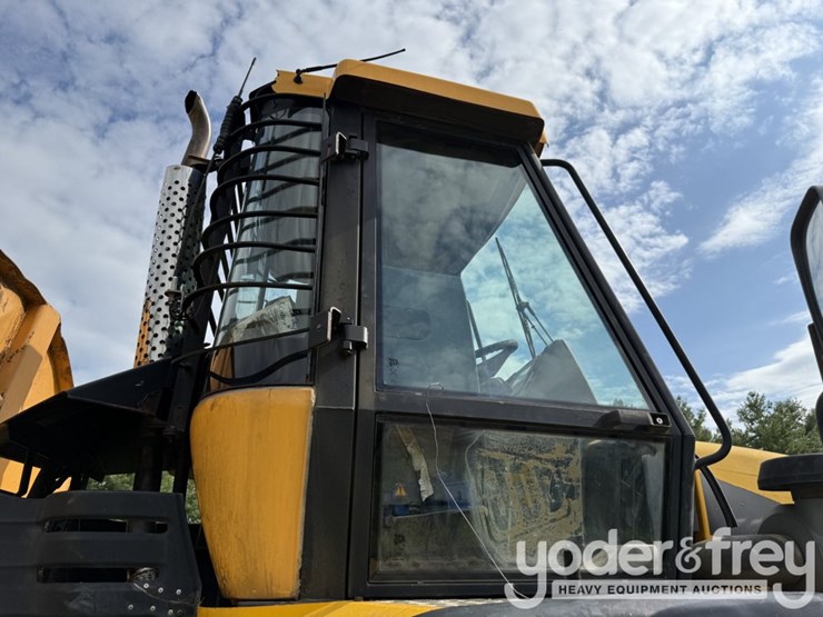 2005-jcb-718-image-24