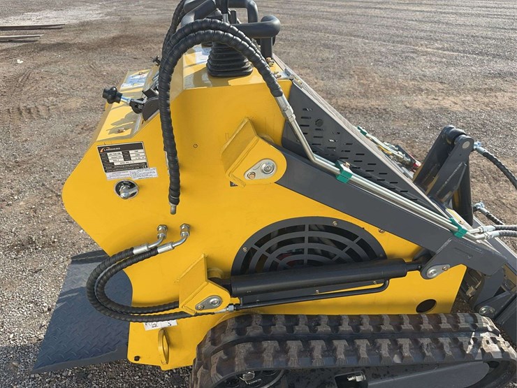 2025-land-hero-mini-stand-on-skid-loader-image-19