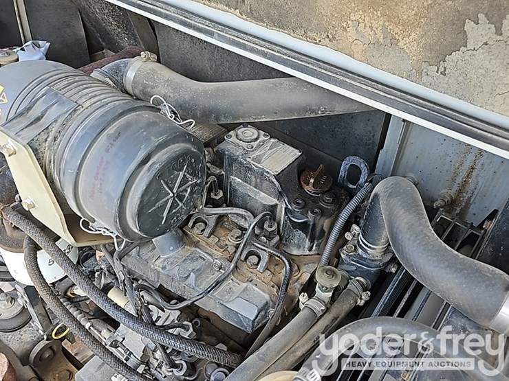 2005-takeuchi-tb145-image-37