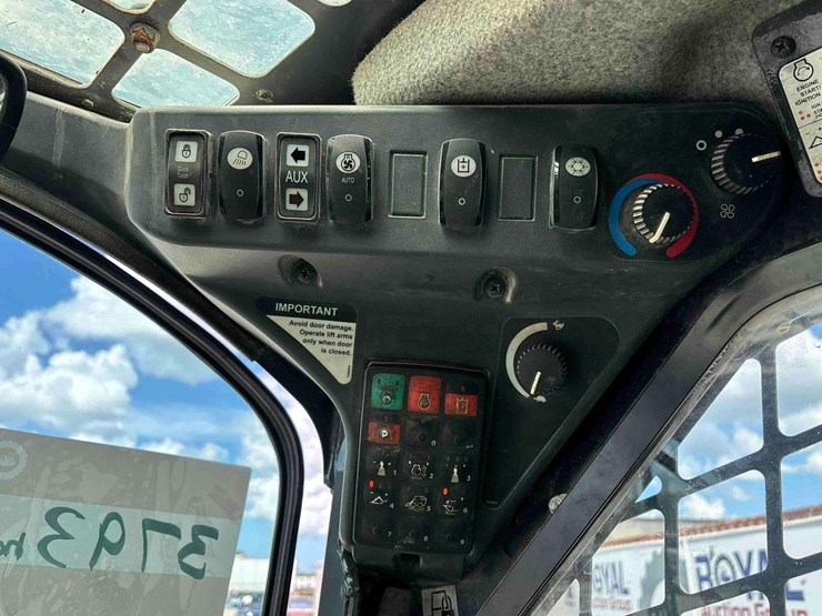 2024-deere-333g-image-32