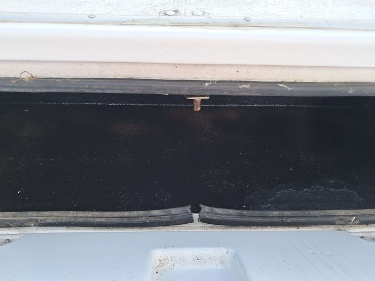 9'-fiberglass-service-body-image-9